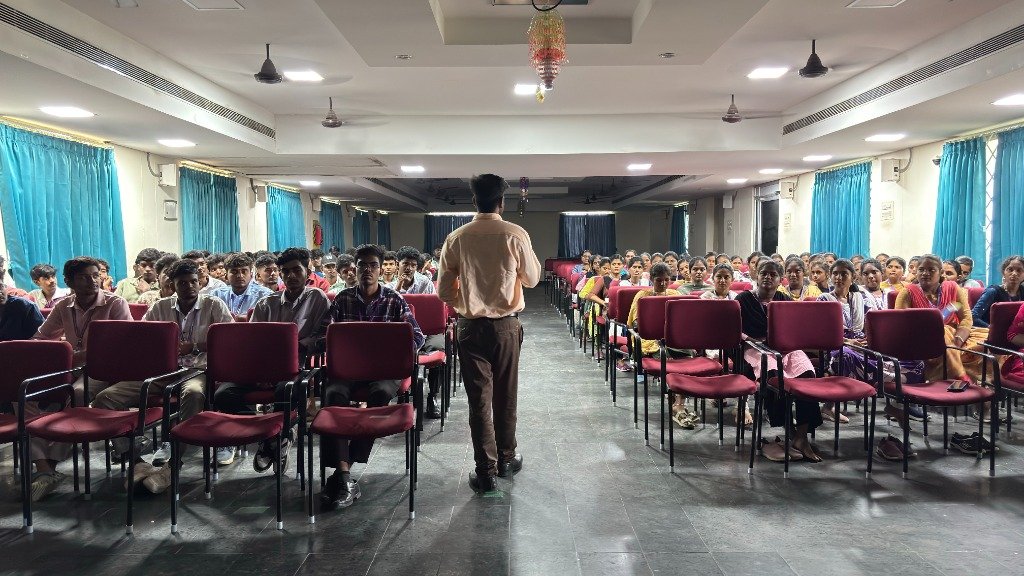 Audience of students actively listening to the technology session at Gnanamani Educational Institutions.